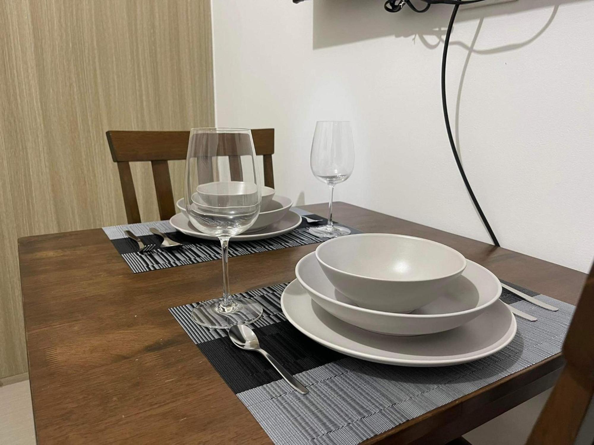 Shore 1 & 3 Residences Moa 1Br With Balcony By Darpm Manila Exterior photo